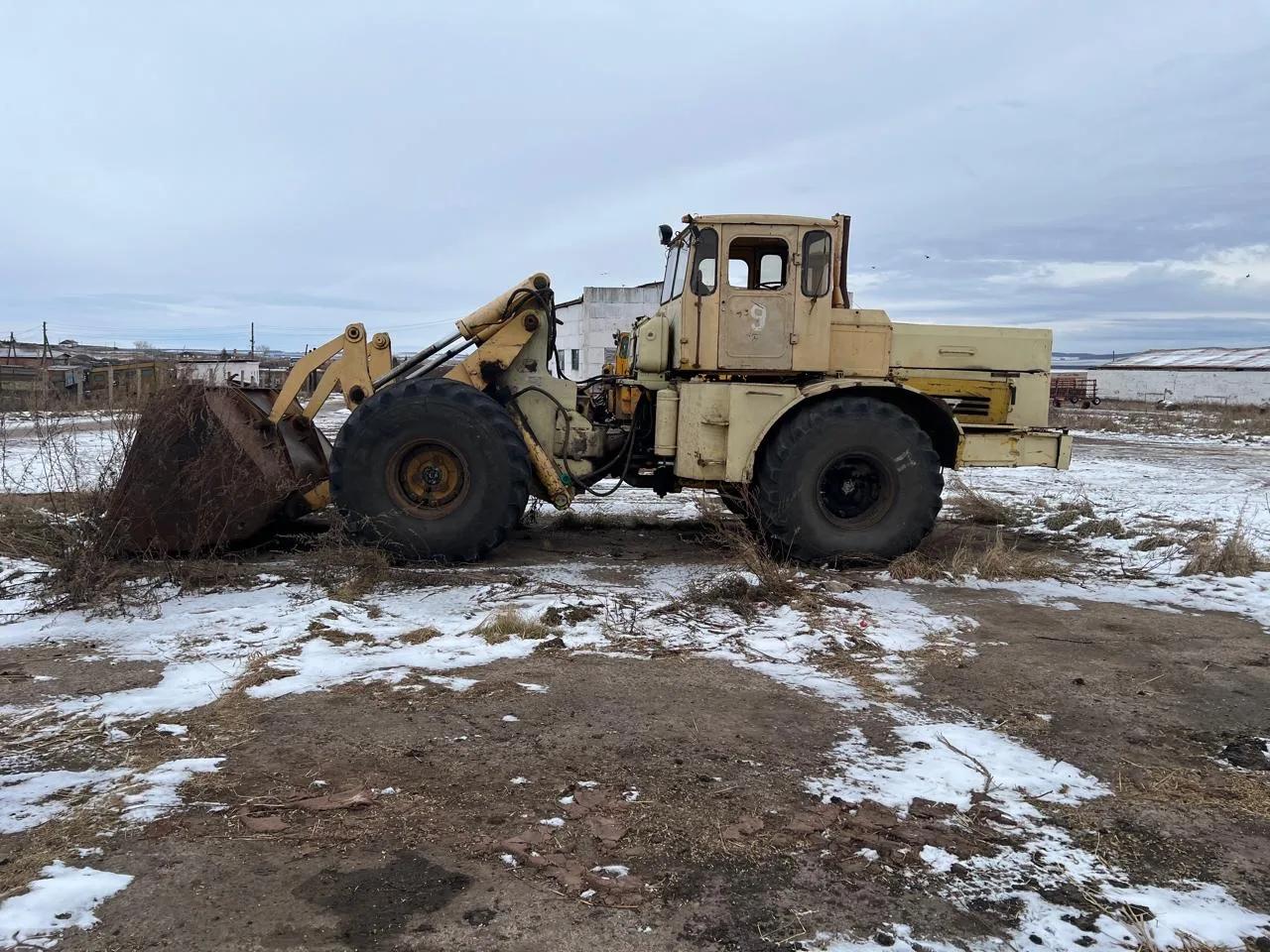 Фронтальный погрузчик К-700