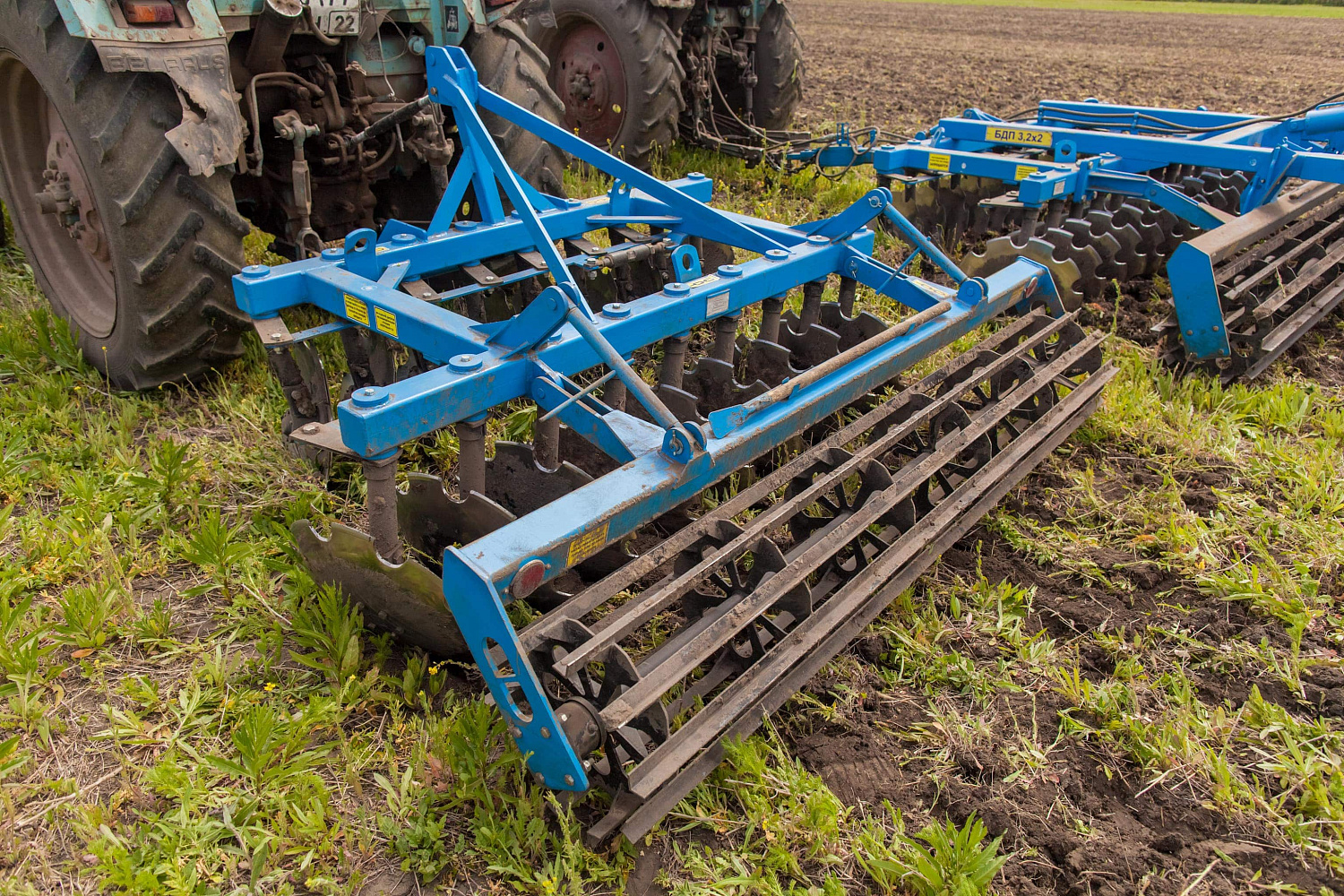 Борона дисковая навесная двухрядная DANA БДН-2,4×2 («Алмаз»)